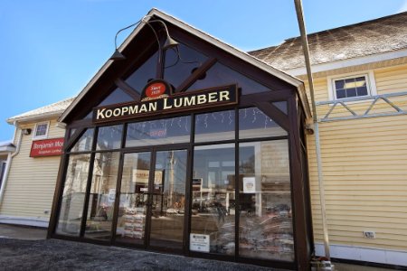 Koopman-Lumber-Uxbridge-Entrance-2.jpg